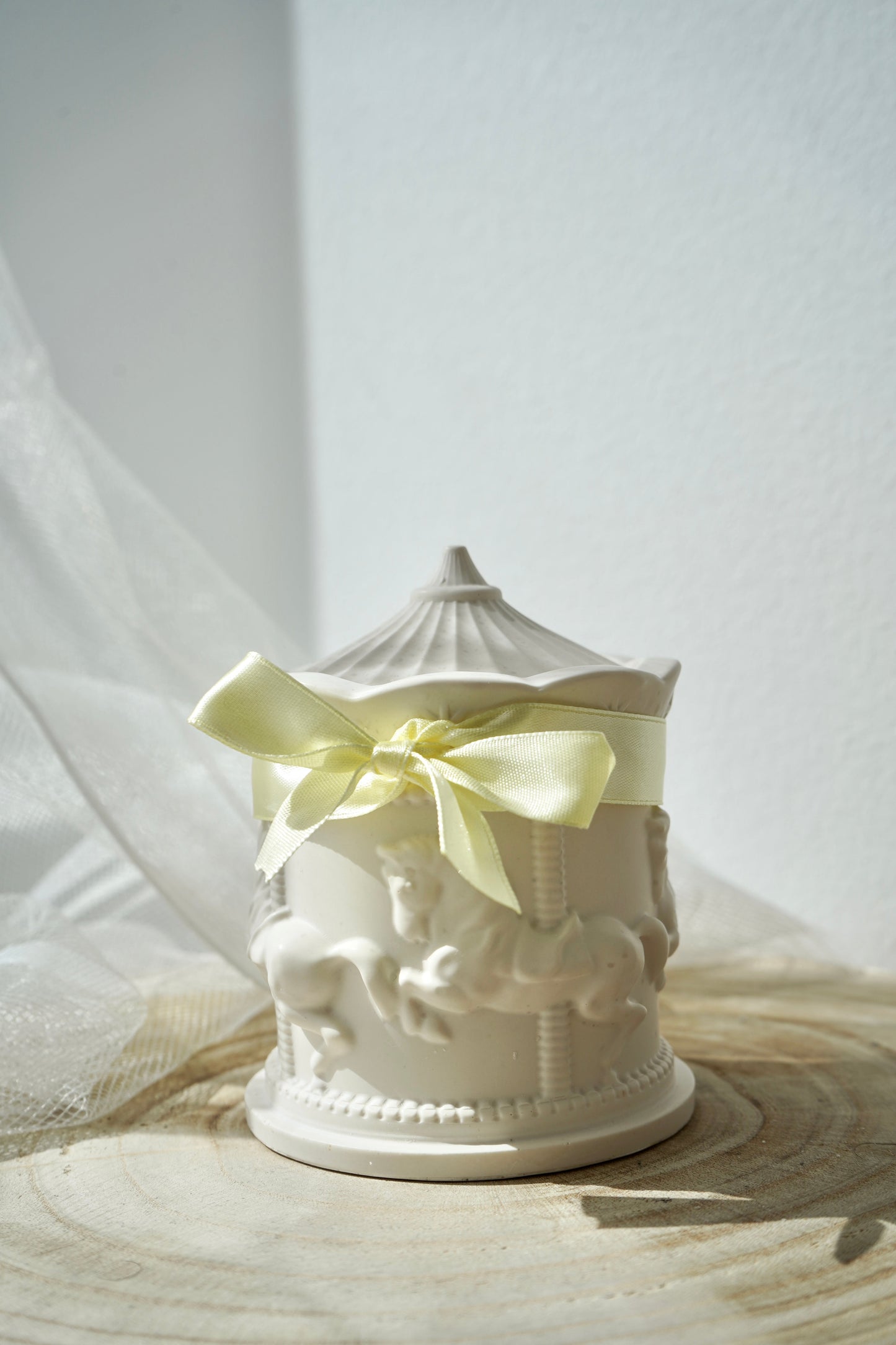 Manège décoratif en jesmonite - Enchanté